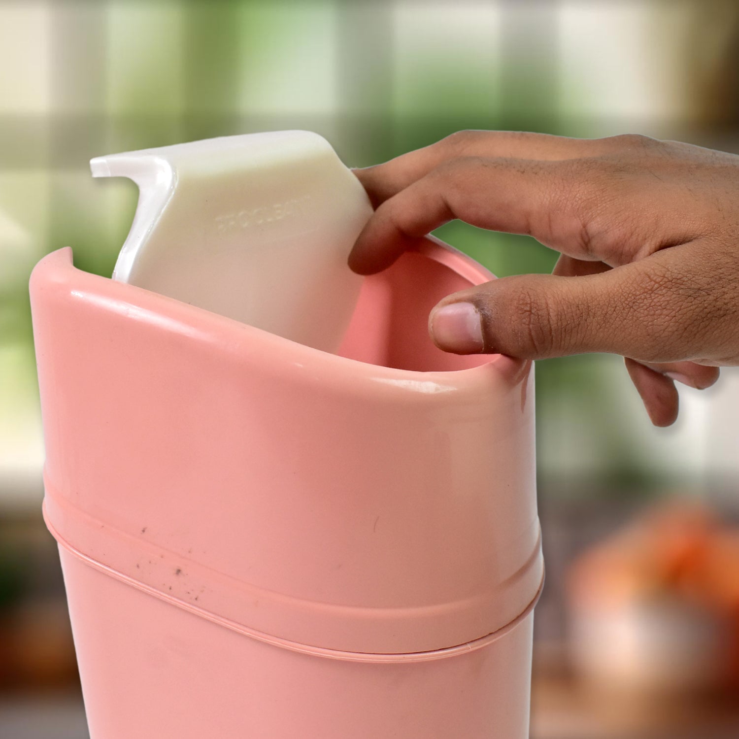 LidLock Mini Bin LidLock Mini Bin